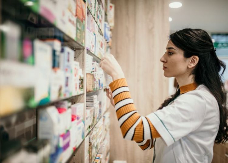 Farmacêutica procurando Plesonax e para que serve